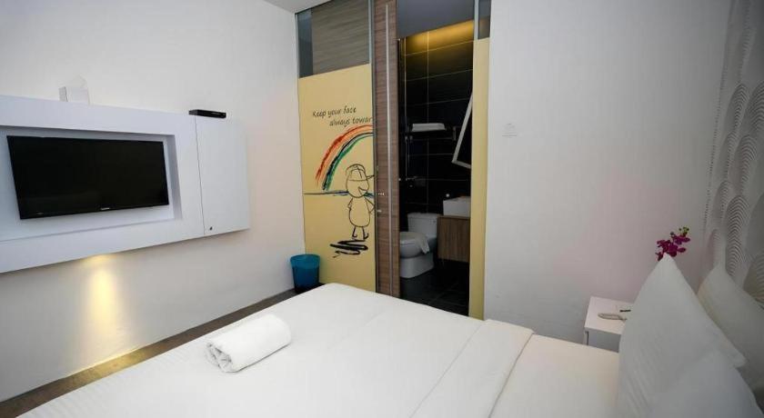 Zoom Inn Boutique Hotel - Danga Bay Johor Bahru Ngoại thất bức ảnh