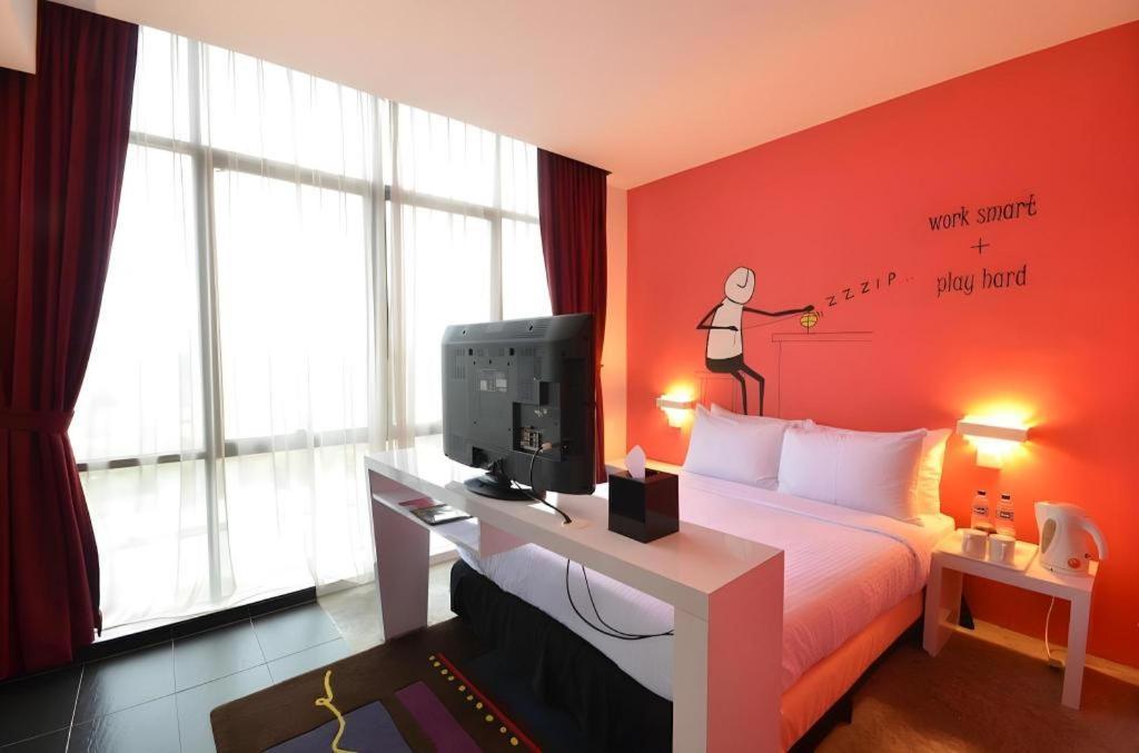 Zoom Inn Boutique Hotel - Danga Bay Johor Bahru Ngoại thất bức ảnh